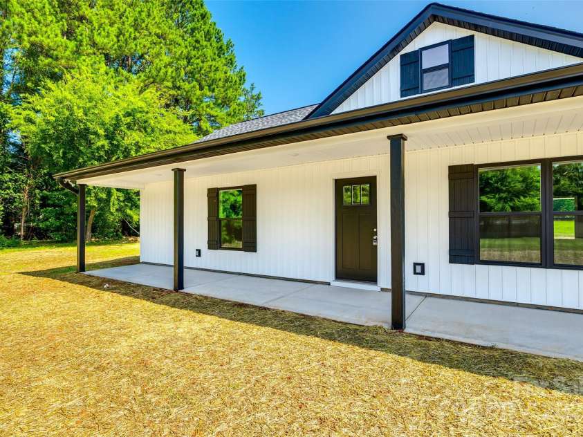 3248 Ferguson Long Road, York, SC 29745.  MLS# CAR4275167, YatesRealty ID 26409. 