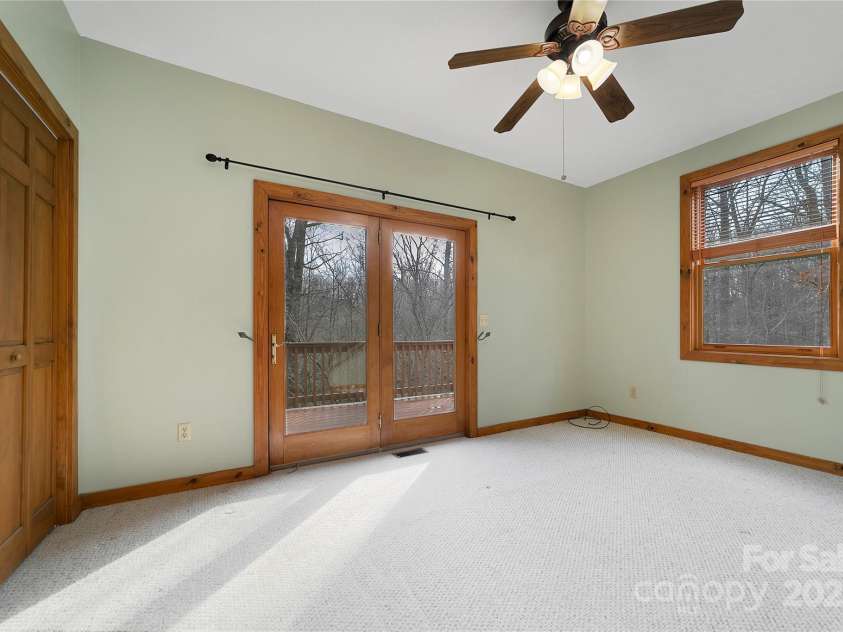 42 Tsitsi Court, Brevard, NC 28712.  MLS# CAR4326496, YatesRealty ID 2641. 2 bedroom