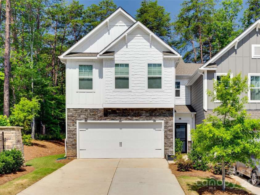 1115 Streamside Lane, York, SC 29745.  MLS# CAR4277333, YatesRealty ID 26411. 