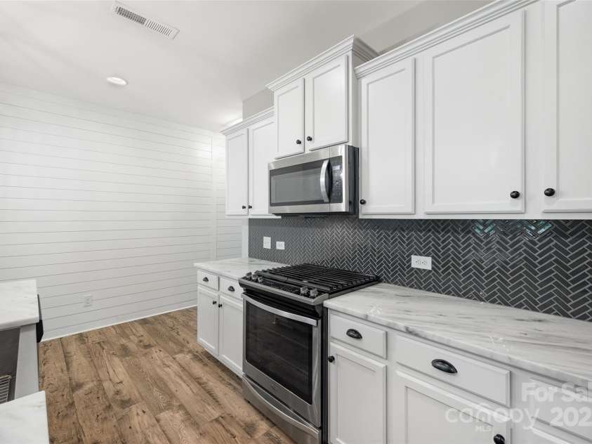 1115 Streamside Lane, York, SC 29745.  MLS# CAR4277333, YatesRealty ID 26411. 