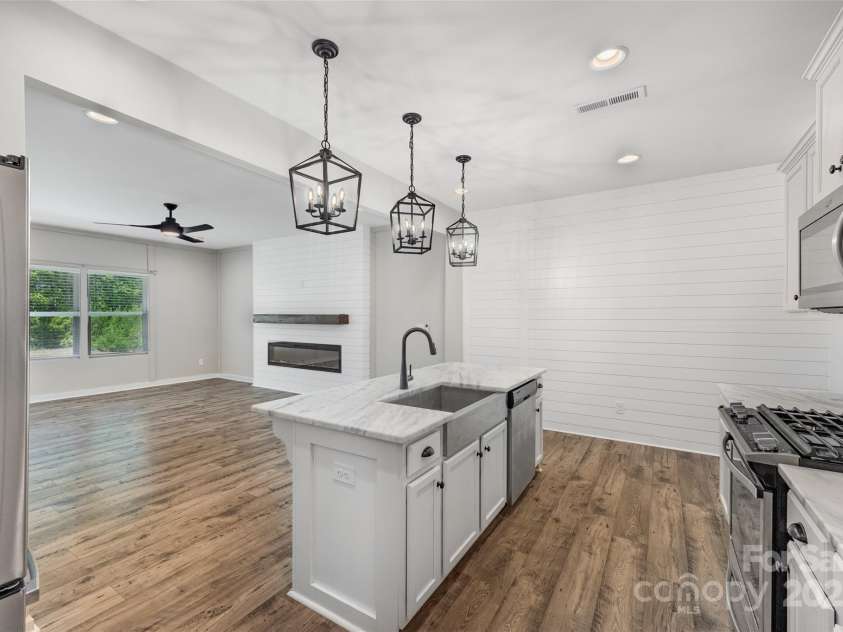 1115 Streamside Lane, York, SC 29745.  MLS# CAR4277333, YatesRealty ID 26411. 