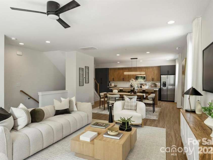3024 Yada Lane, Charlotte, NC 28208.  MLS# CAR4239298, YatesRealty ID 26413. 