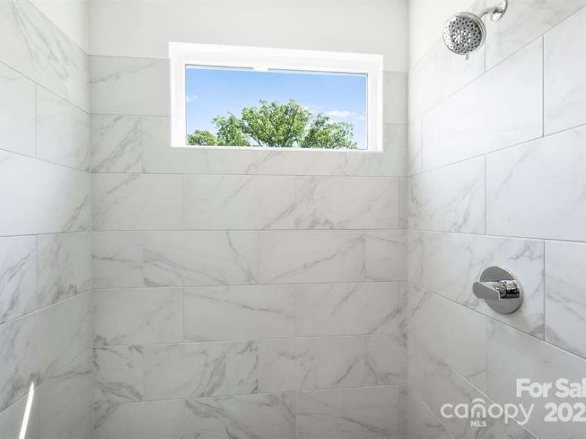 3024 Yada Lane, Charlotte, NC 28208.  MLS# CAR4239298, YatesRealty ID 26413. 