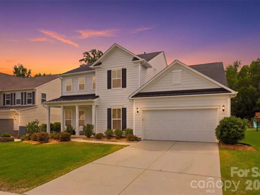 11511 Oakhampton Way, Matthews, NC 28105.  MLS# CAR4386647, YatesRealty ID 26414. 