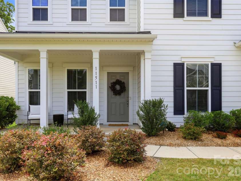 11511 Oakhampton Way, Matthews, NC 28105.  MLS# CAR4386647, YatesRealty ID 26414. 