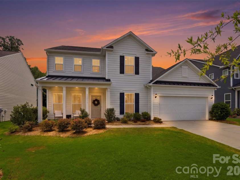 11511 Oakhampton Way, Matthews, NC 28105.  MLS# CAR4386647, YatesRealty ID 26414. 