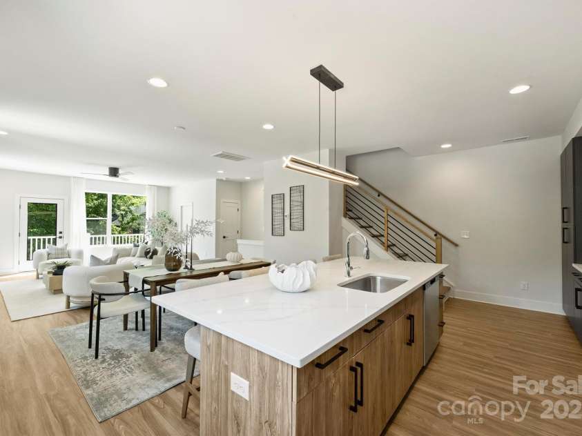 3023 Yada Lane, Charlotte, NC 28208.  MLS# CAR4239283, YatesRealty ID 26414. 