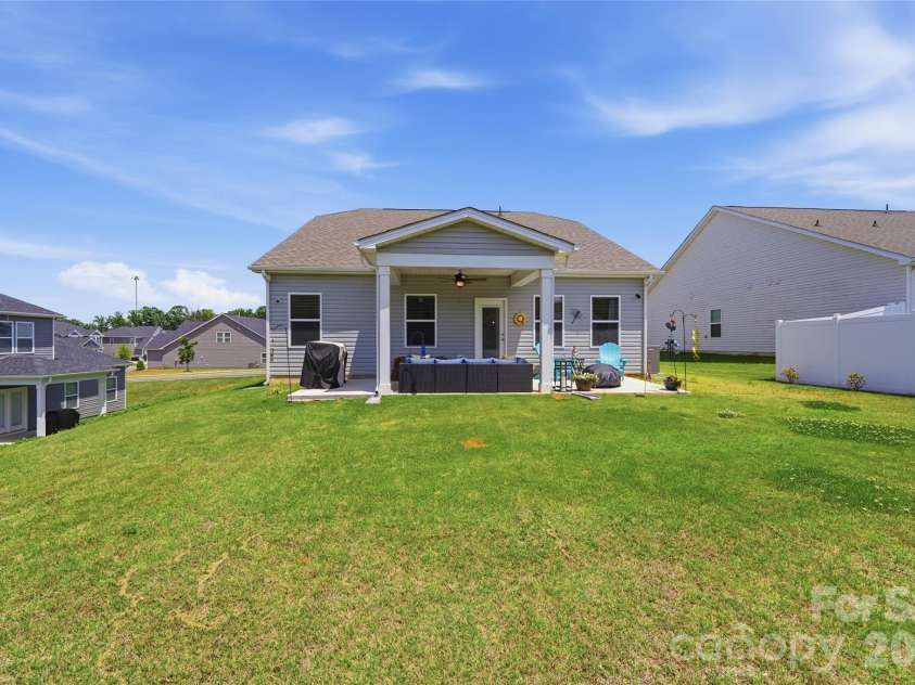 116 Camdenbrush Trail, Rock Hill, SC 29732.  MLS# CAR4345969, YatesRealty ID 26415. 