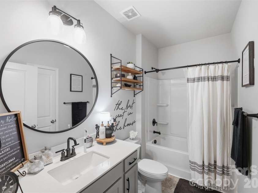 116 Camdenbrush Trail, Rock Hill, SC 29732.  MLS# CAR4345969, YatesRealty ID 26415. Bath 2