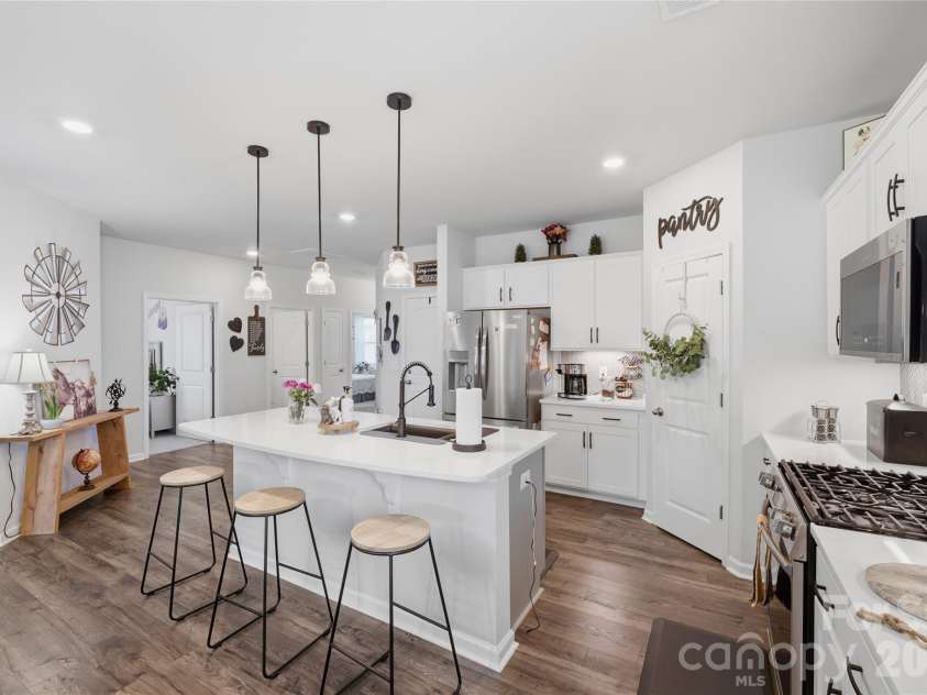 116 Camdenbrush Trail, Rock Hill, SC 29732.  MLS# CAR4345969, YatesRealty ID 26415. Kitchen