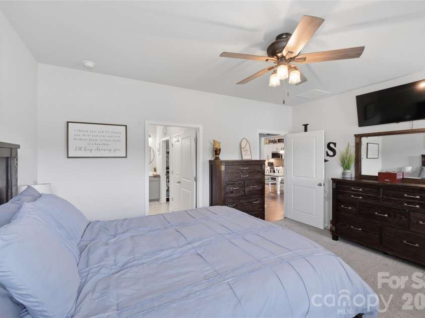 116 Camdenbrush Trail, Rock Hill, SC 29732.  MLS# CAR4345969, YatesRealty ID 26415. Primary bed