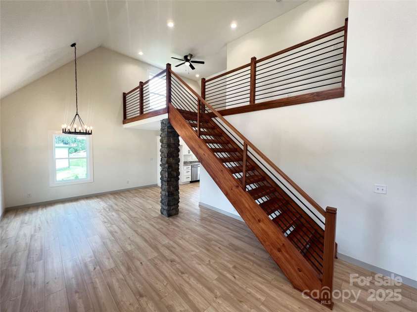 129 Scott Meadows Drive, Asheville, NC 28806.  MLS# CAR4282369, YatesRealty ID 26416. 