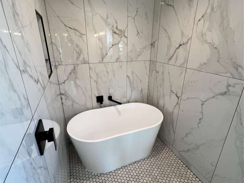 129 Scott Meadows Drive, Asheville, NC 28806.  MLS# CAR4282369, YatesRealty ID 26416. 