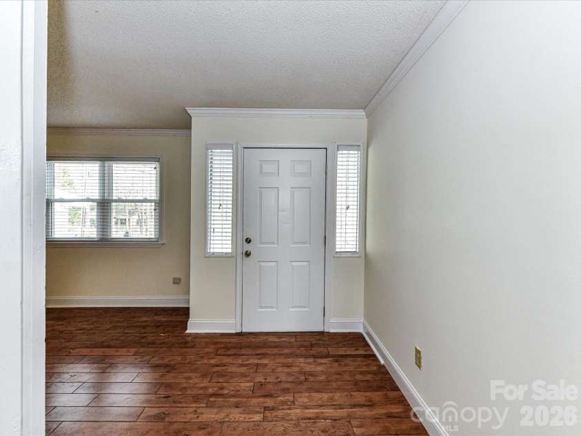 916 Lakewood Drive, Matthews, NC 28104.  MLS# CAR4357996, YatesRealty ID 26416. 