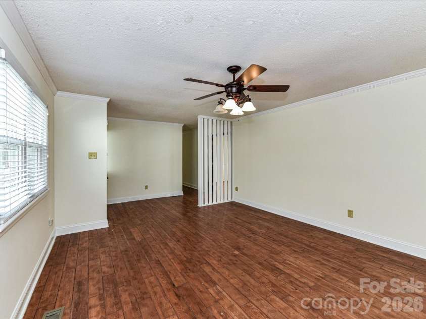 916 Lakewood Drive, Matthews, NC 28104.  MLS# CAR4357996, YatesRealty ID 26416. 