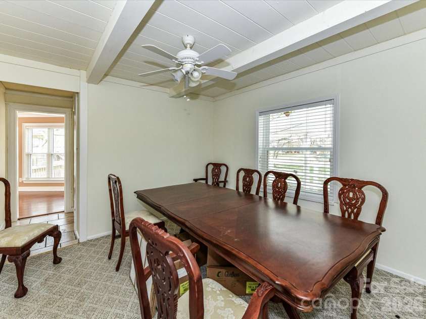 916 Lakewood Drive, Matthews, NC 28104.  MLS# CAR4357996, YatesRealty ID 26416. 