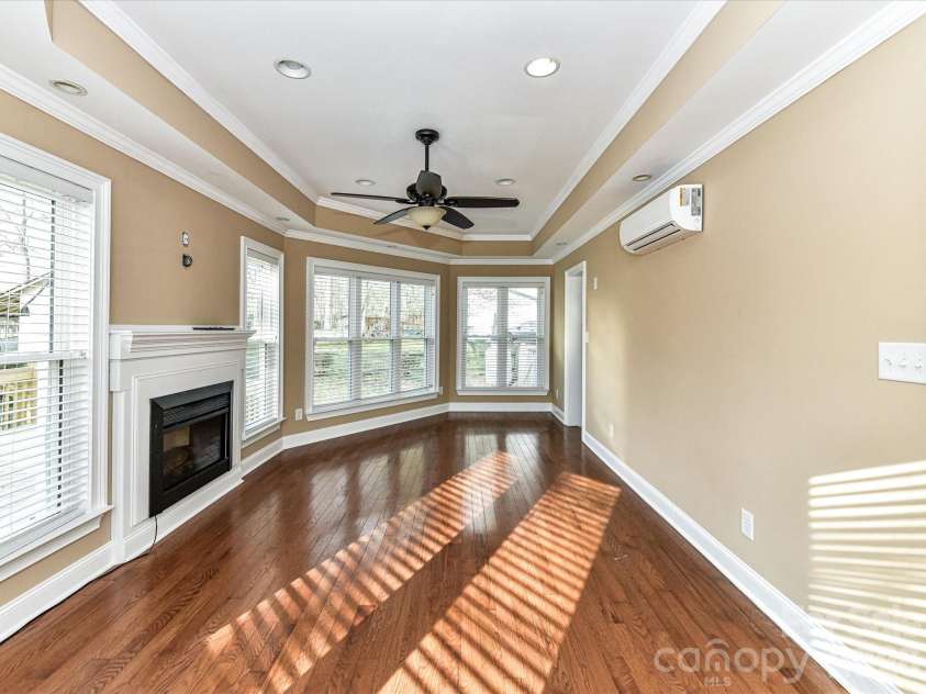916 Lakewood Drive, Matthews, NC 28104.  MLS# CAR4357996, YatesRealty ID 26416. 