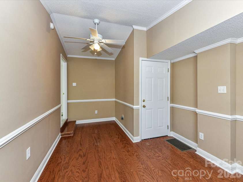 916 Lakewood Drive, Matthews, NC 28104.  MLS# CAR4357996, YatesRealty ID 26416. 