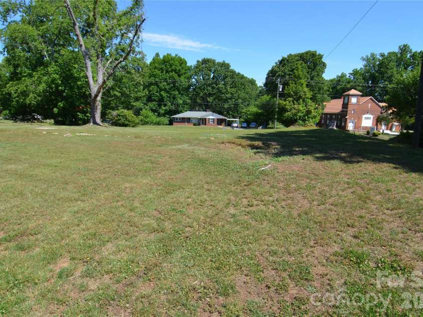 1419 US 70 Highway, Valdese, NC 28690.  MLS# CAR4381652, YatesRealty ID 26417. Extra Lot