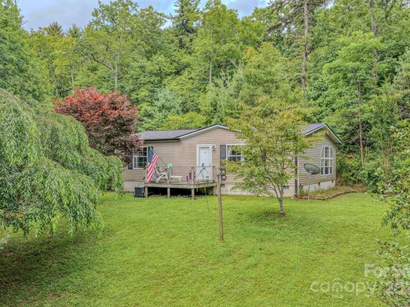 192 Lady Bug Lane, Penrose, NC 28766.  MLS# CAR4281886, YatesRealty ID 26417. 