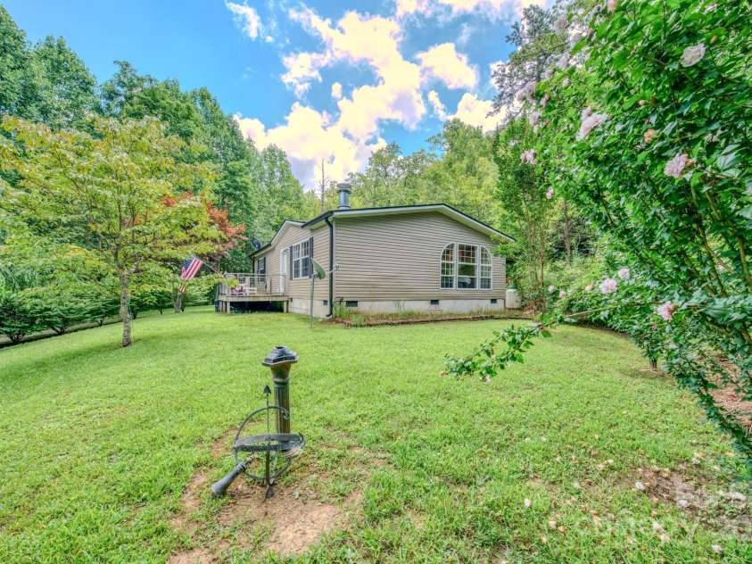 192 Lady Bug Lane, Penrose, NC 28766.  MLS# CAR4281886, YatesRealty ID 26417. 