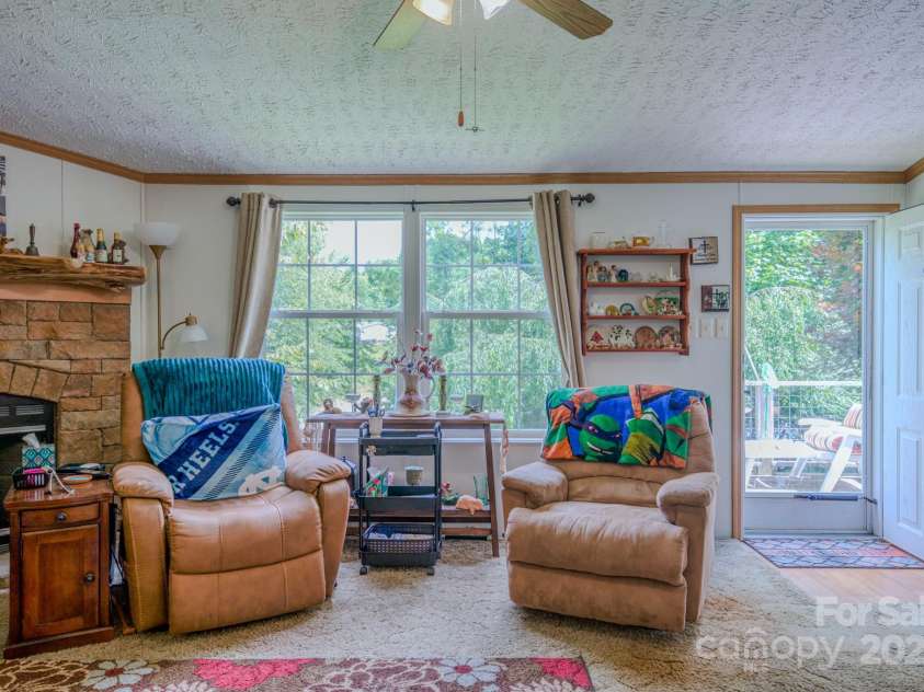 192 Lady Bug Lane, Penrose, NC 28766.  MLS# CAR4281886, YatesRealty ID 26417. 