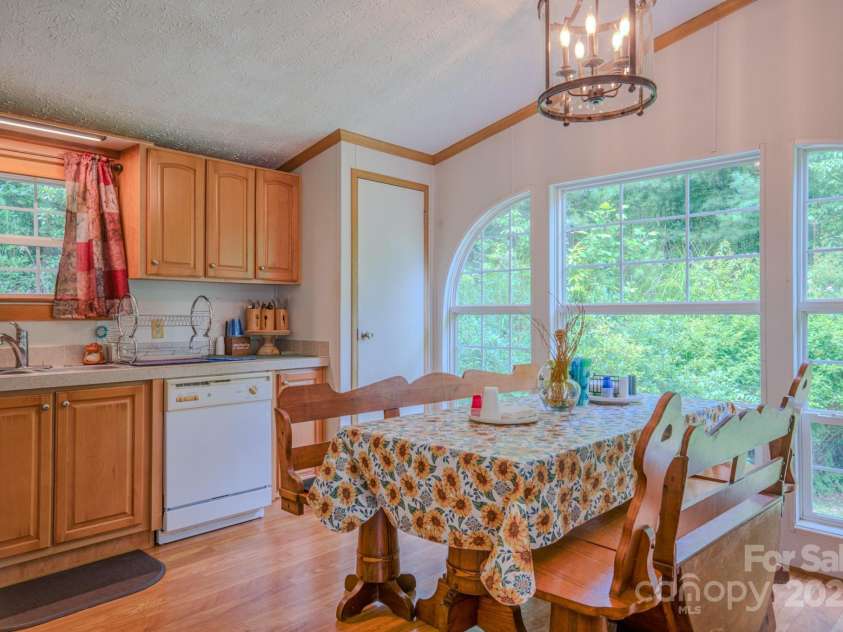 192 Lady Bug Lane, Penrose, NC 28766.  MLS# CAR4281886, YatesRealty ID 26417. 