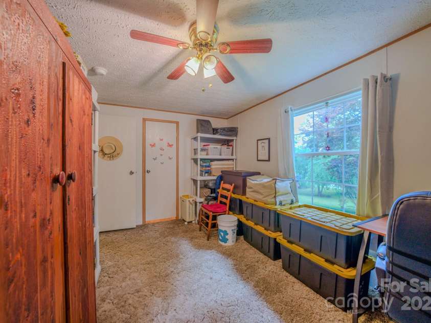 192 Lady Bug Lane, Penrose, NC 28766.  MLS# CAR4281886, YatesRealty ID 26417. 