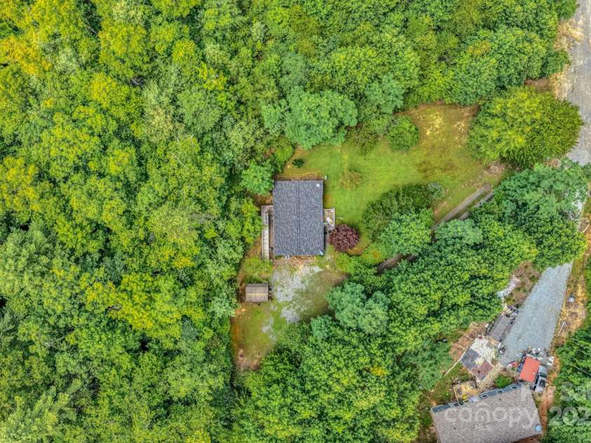 192 Lady Bug Lane, Penrose, NC 28766.  MLS# CAR4281886, YatesRealty ID 26417. 