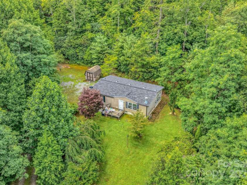 192 Lady Bug Lane, Penrose, NC 28766.  MLS# CAR4281886, YatesRealty ID 26417. 