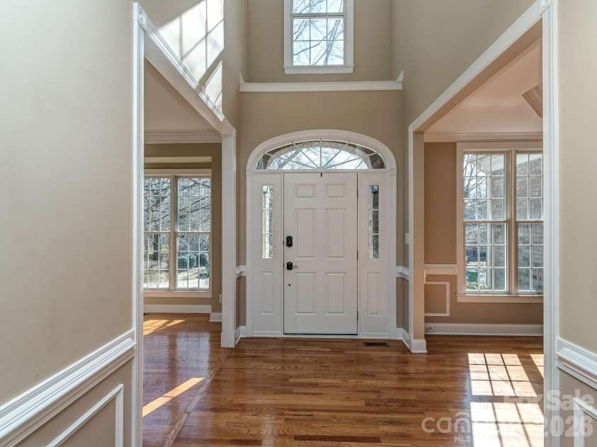 614 Ashgrove Lane, Charlotte, NC 28270.  MLS# CAR4346088, YatesRealty ID 26418. 
