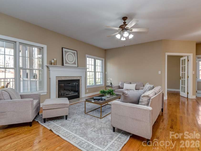 614 Ashgrove Lane, Charlotte, NC 28270.  MLS# CAR4346088, YatesRealty ID 26418. 