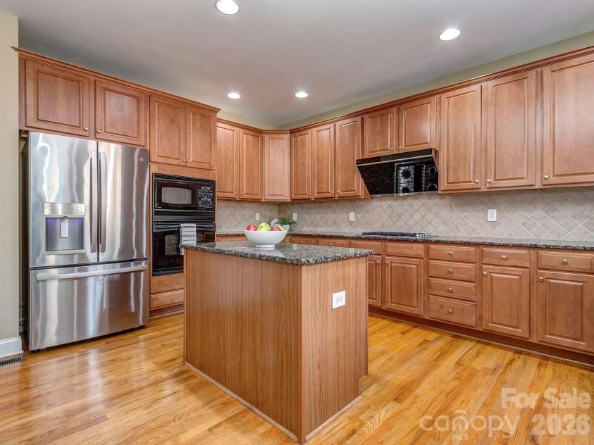 614 Ashgrove Lane, Charlotte, NC 28270.  MLS# CAR4346088, YatesRealty ID 26418. 