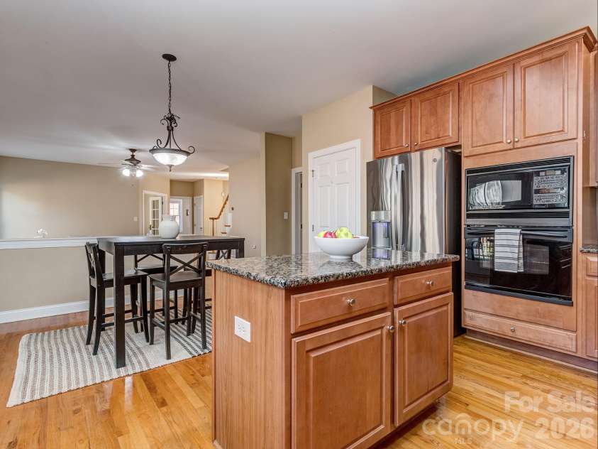 614 Ashgrove Lane, Charlotte, NC 28270.  MLS# CAR4346088, YatesRealty ID 26418. 