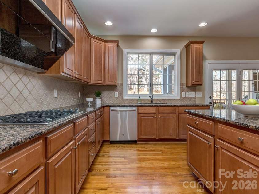 614 Ashgrove Lane, Charlotte, NC 28270.  MLS# CAR4346088, YatesRealty ID 26418. 