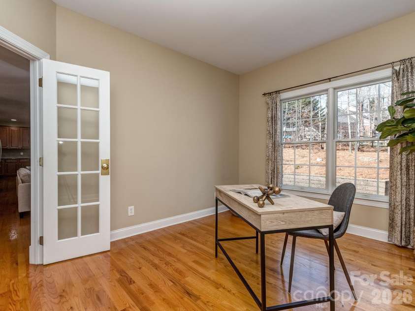 614 Ashgrove Lane, Charlotte, NC 28270.  MLS# CAR4346088, YatesRealty ID 26418. 