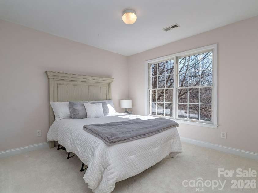 614 Ashgrove Lane, Charlotte, NC 28270.  MLS# CAR4346088, YatesRealty ID 26418. 