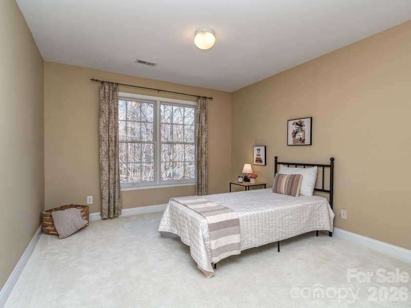 614 Ashgrove Lane, Charlotte, NC 28270.  MLS# CAR4346088, YatesRealty ID 26418. 