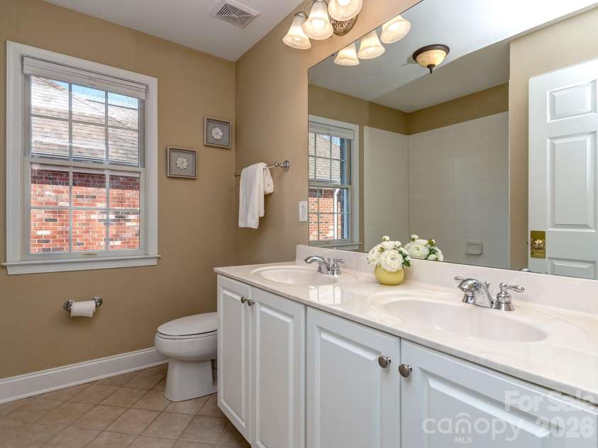 614 Ashgrove Lane, Charlotte, NC 28270.  MLS# CAR4346088, YatesRealty ID 26418. 