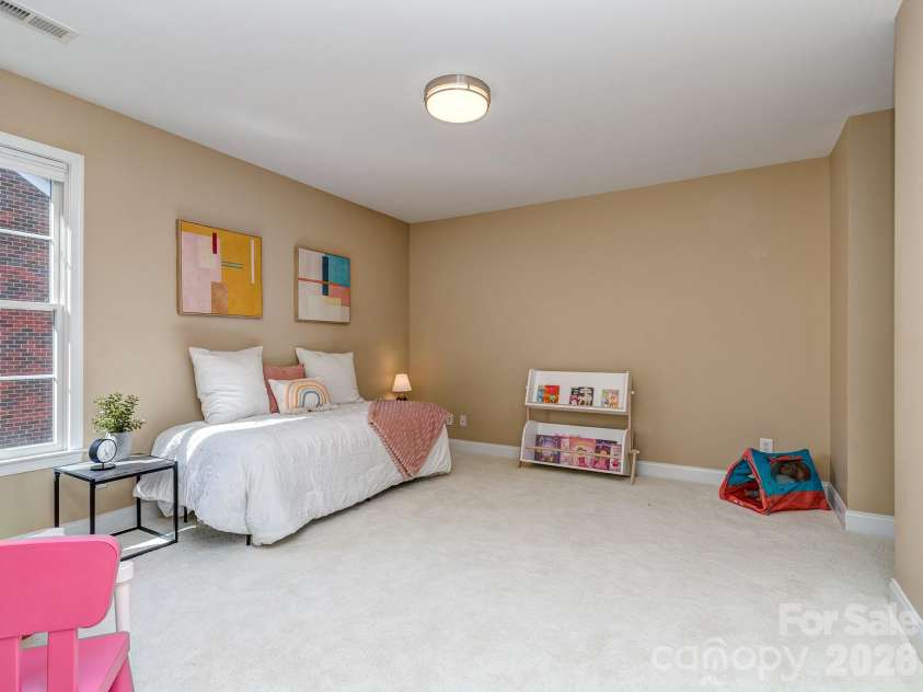 614 Ashgrove Lane, Charlotte, NC 28270.  MLS# CAR4346088, YatesRealty ID 26418. 