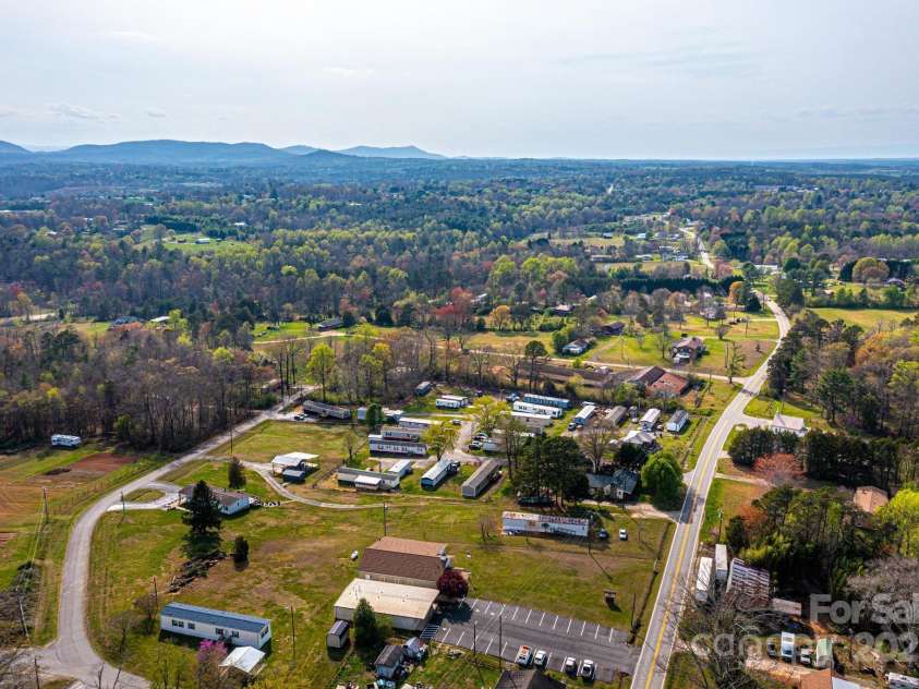 1521 Airport Rhodhiss Road, Hickory, NC 28601.  MLS# CAR4235104, YatesRealty ID 2642. 