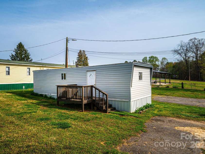 1521 Airport Rhodhiss Road, Hickory, NC 28601.  MLS# CAR4235104, YatesRealty ID 2642. 