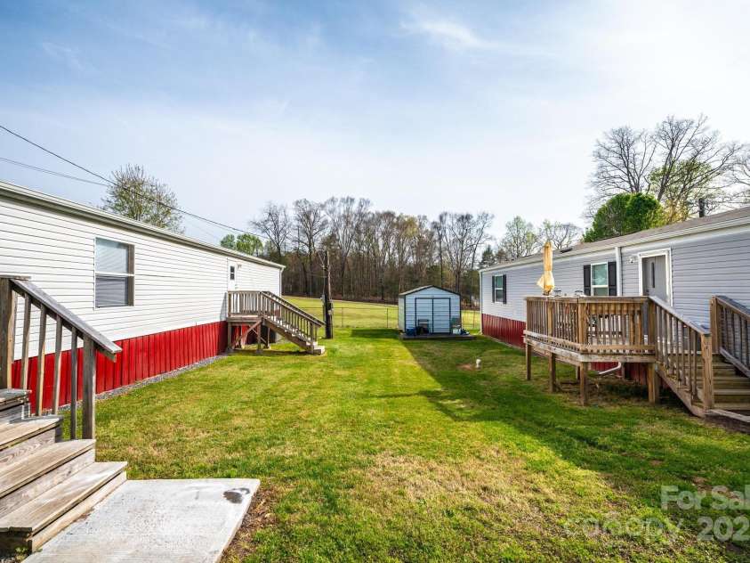 1521 Airport Rhodhiss Road, Hickory, NC 28601.  MLS# CAR4235104, YatesRealty ID 2642. 