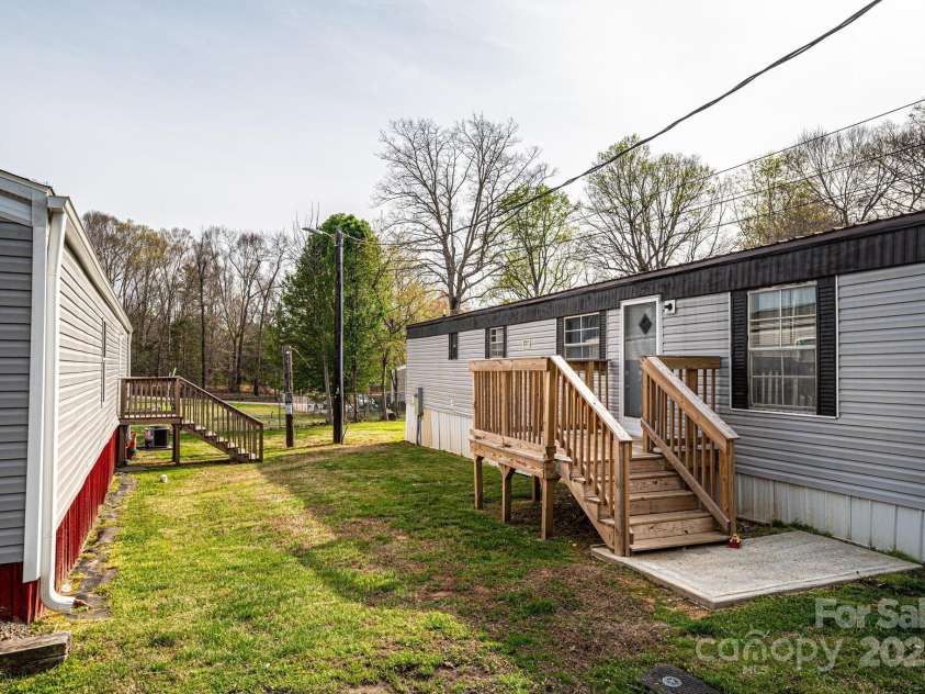 1521 Airport Rhodhiss Road, Hickory, NC 28601.  MLS# CAR4235104, YatesRealty ID 2642. 