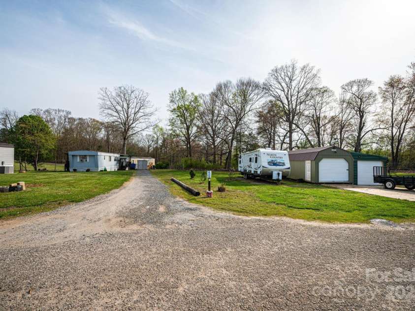 1521 Airport Rhodhiss Road, Hickory, NC 28601.  MLS# CAR4235104, YatesRealty ID 2642. 