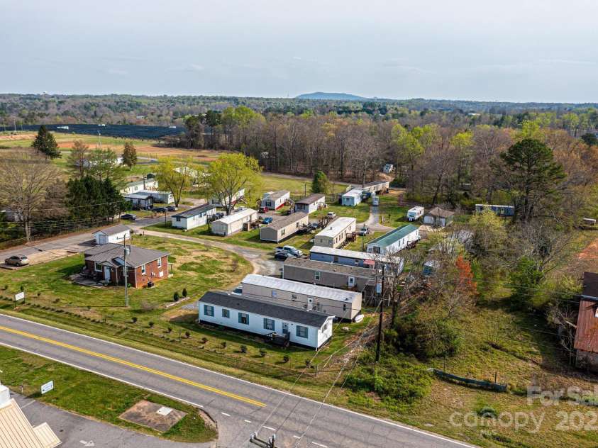 1521 Airport Rhodhiss Road, Hickory, NC 28601.  MLS# CAR4235104, YatesRealty ID 2642. 