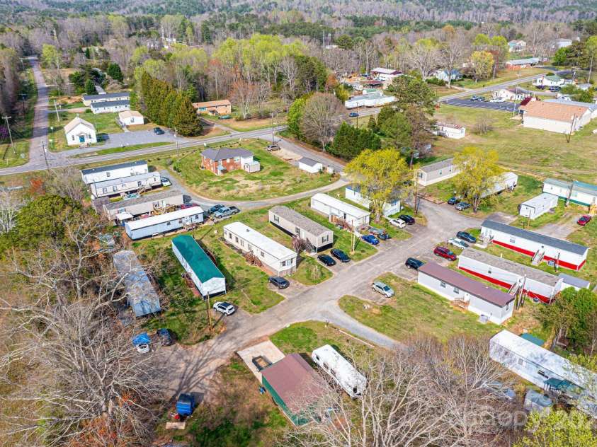 1521 Airport Rhodhiss Road, Hickory, NC 28601.  MLS# CAR4235104, YatesRealty ID 2642. 