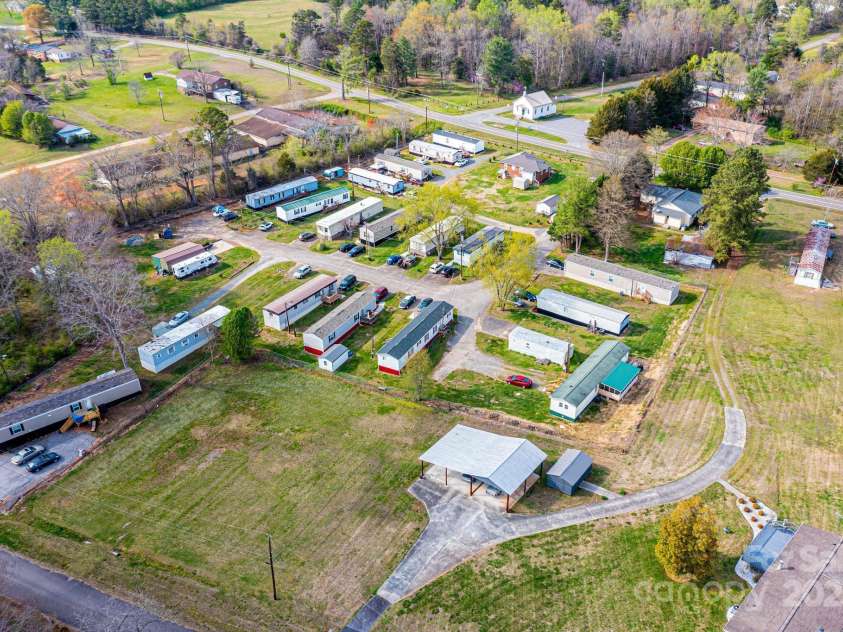 1521 Airport Rhodhiss Road, Hickory, NC 28601.  MLS# CAR4235104, YatesRealty ID 2642. 