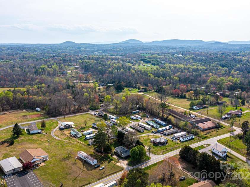 1521 Airport Rhodhiss Road, Hickory, NC 28601.  MLS# CAR4235104, YatesRealty ID 2642. 