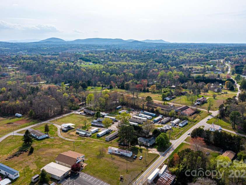 1521 Airport Rhodhiss Road, Hickory, NC 28601.  MLS# CAR4235104, YatesRealty ID 2642. 